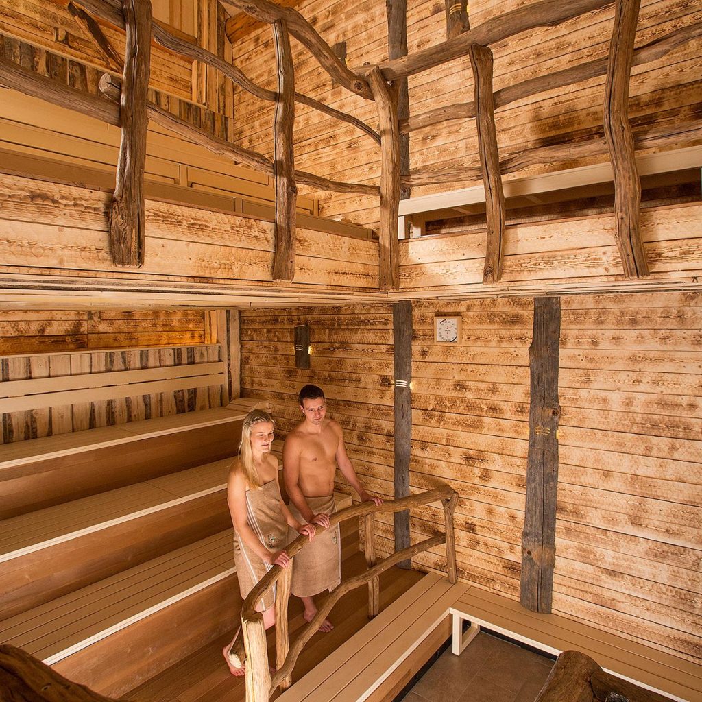 Sauna für öffentliche Bäder + Therme 4 Alfen Saunaland zweistöckigeSauna corso sauna manufaktur | corso saunamanufaktur