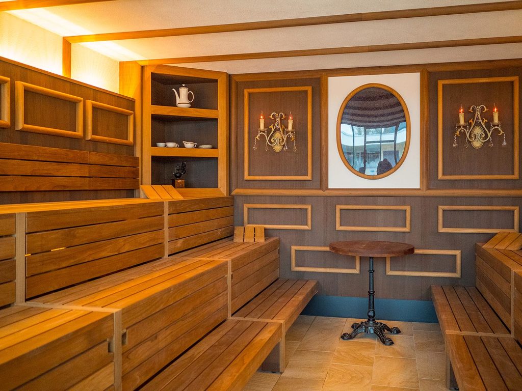 Sauna Therme mit Themenwelt 36 Öffentliche Sauna mit Kaffeehaus-Ambiente im Georg-Arnhold-Bad, Dresden