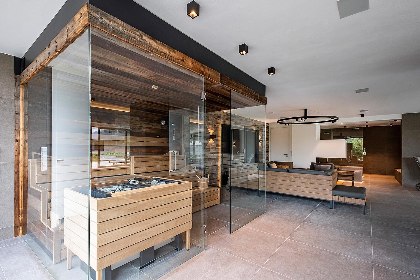 Stylishe Altholz Sauna 3 Luxus Sauna Design Altholz Glas corso 1 | corso saunamanufaktur