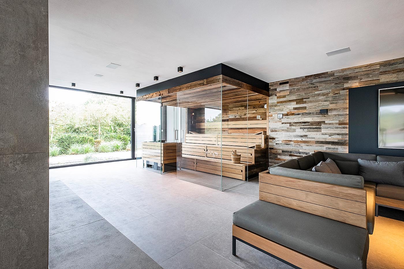 Stylishe Altholz Sauna 6 Luxus Sauna Design Altholz Glas corso 4 | corso saunamanufaktur