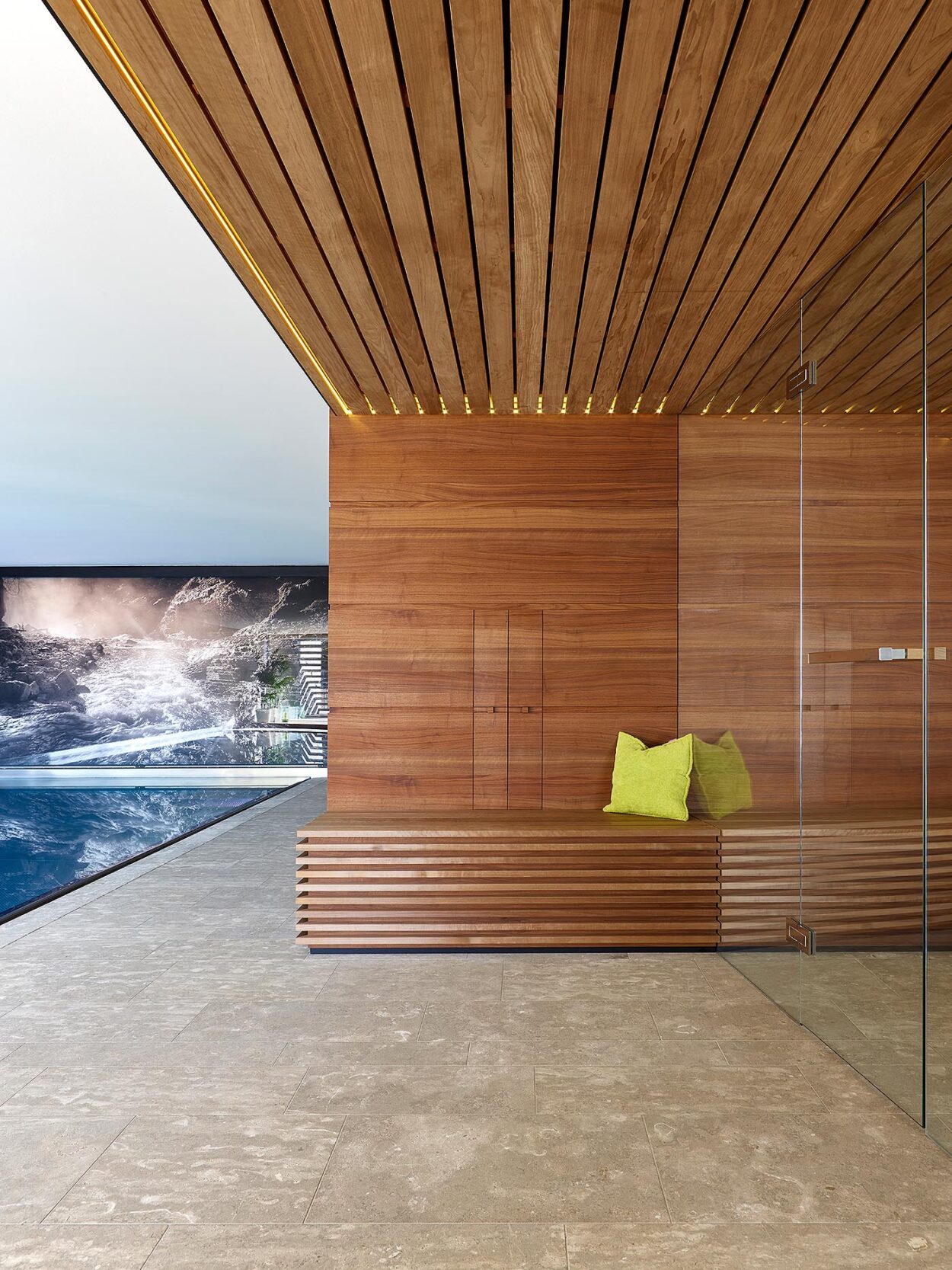 Extravagante Nussbaum Sauna 4 Luxus sauna Design Nussbaum Staebchenoptik 3 | corso saunamanufaktur