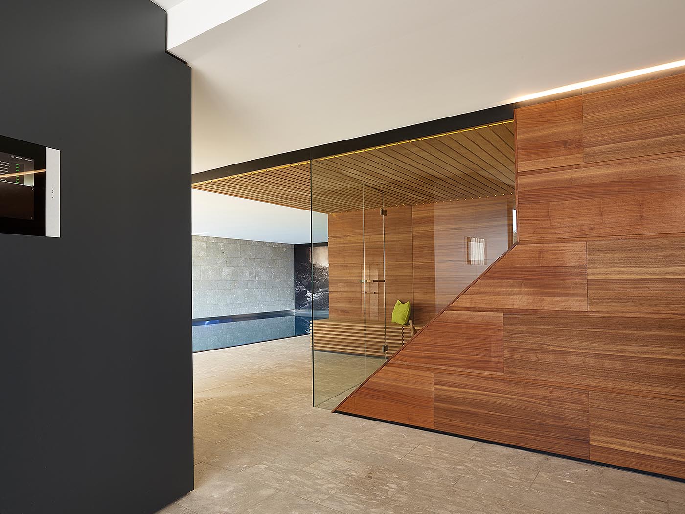 Extravagante Nussbaum Sauna 5 Luxus sauna Design Nussbaum Staebchenoptik 4 | corso saunamanufaktur