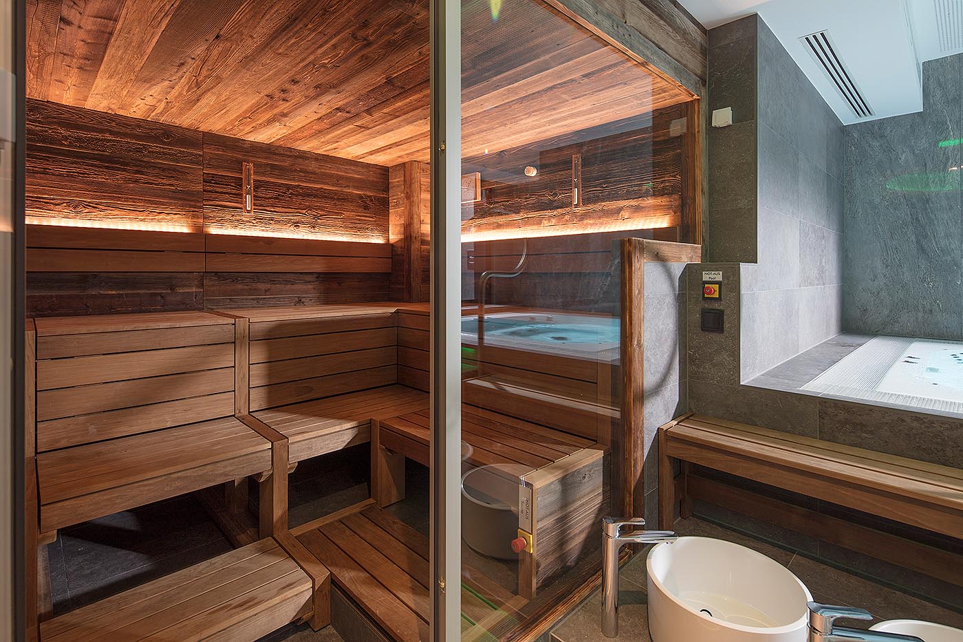 SPA im Holiday Inn 3 hotelsauna corso 3 | corso saunamanufaktur