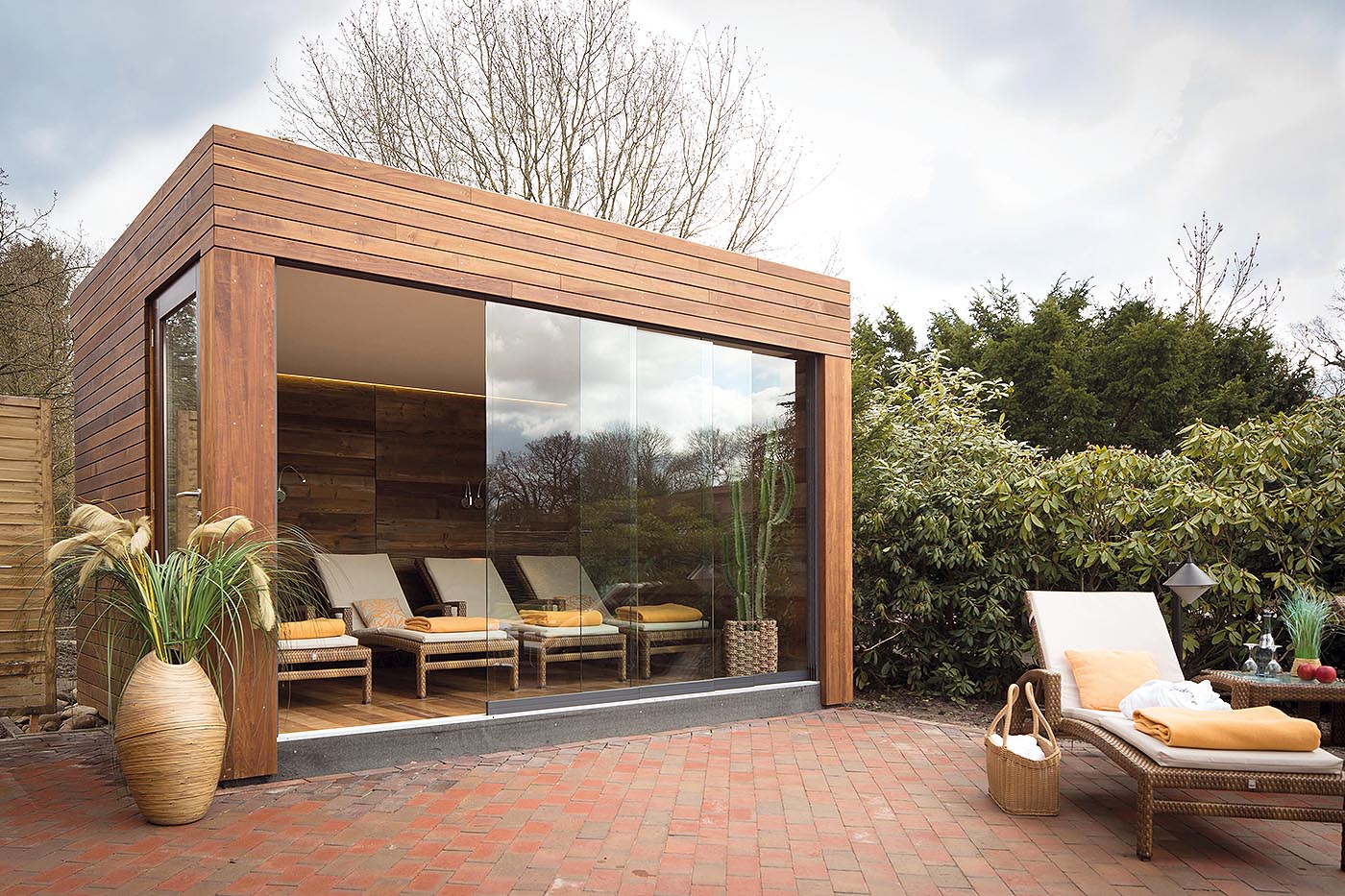 Sauna | Mühlenradofen 8 hotelsauna ruheraum aussen corso sauna manufaktur 2 | corso saunamanufaktur