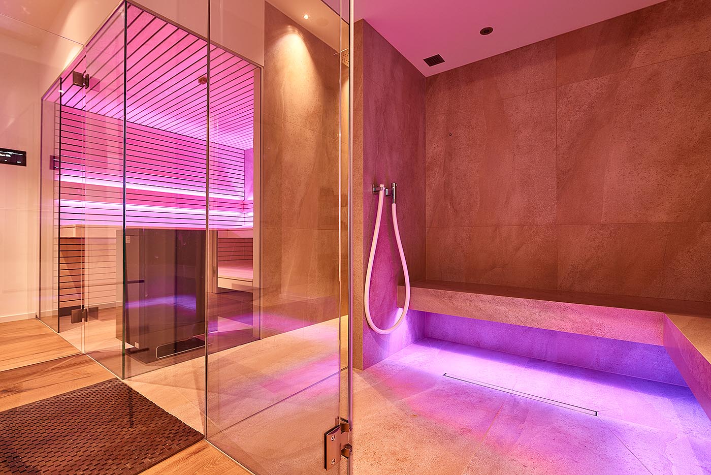 DAMPFBAD Hamam 7 Dampfbad im privaten Wellnessbereich mit indirekter LED Unterbankbeleuchtung