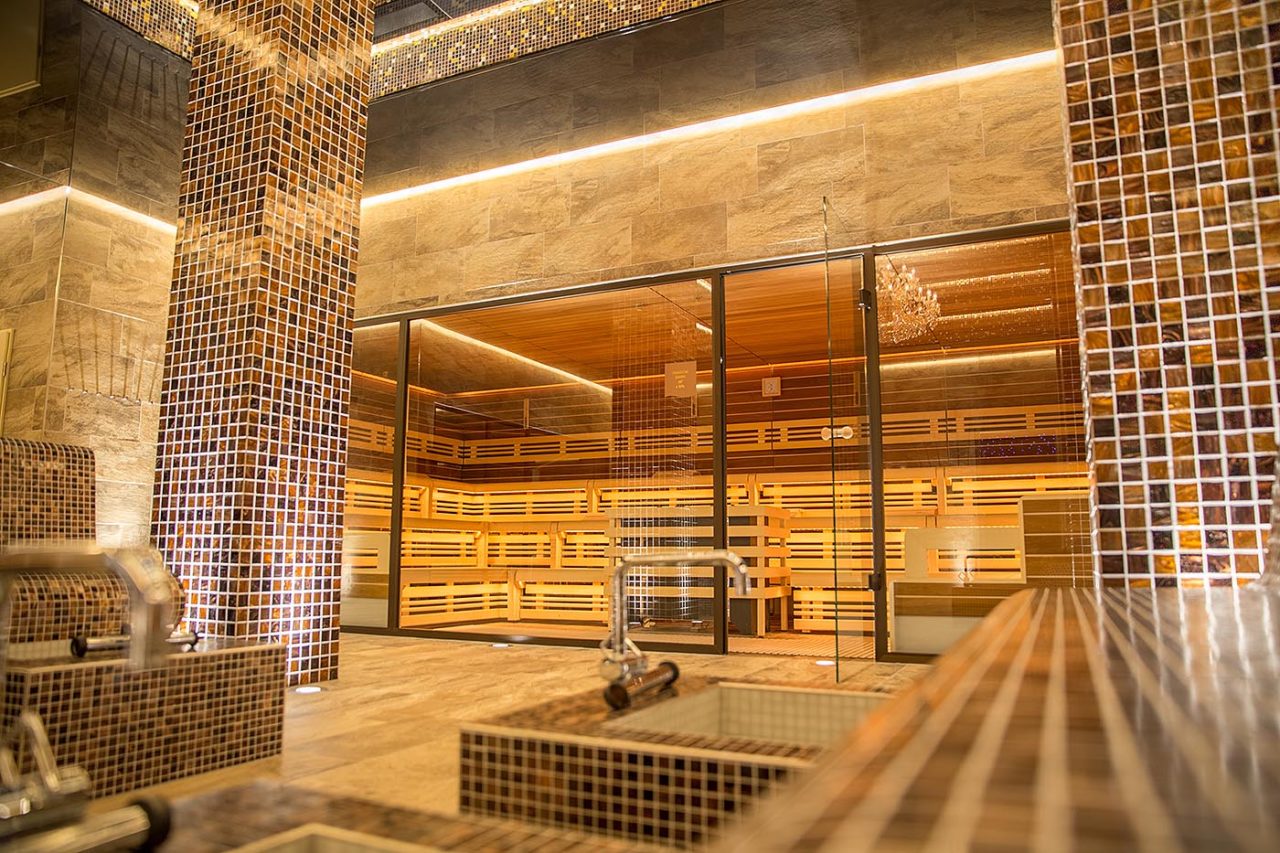 Sauna mit Glasfront im Saunaland Limelight