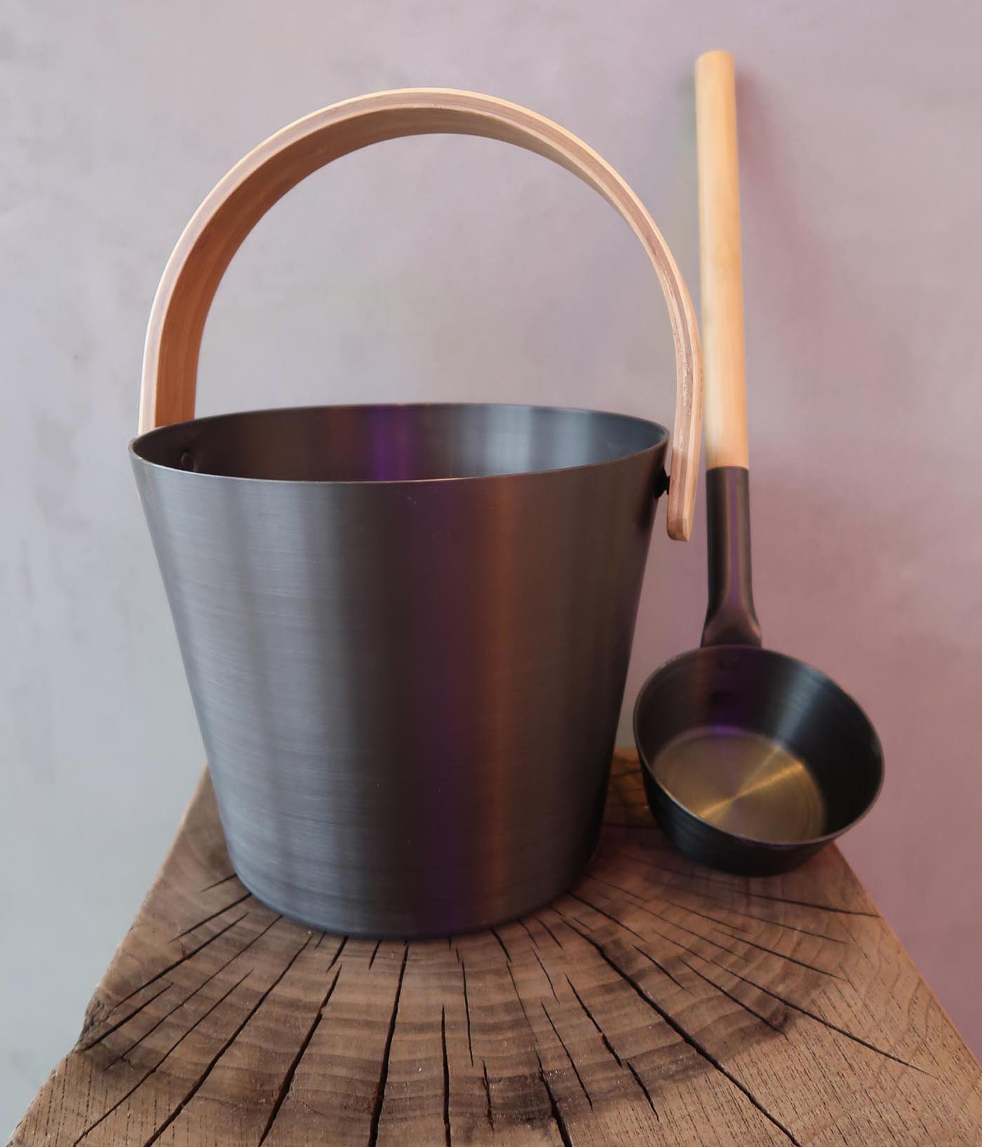 Sauna Zubehör 6 Sauna Zubehör: Saunaeimer aus Alu mit Bambushenkel und passende Saunakelle aus Alu mit Bambusgriff. Hochwertiger Saunaeimer