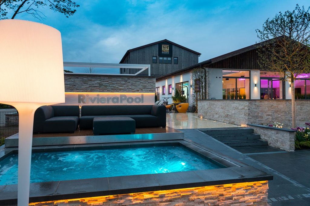 Sauna Ausstellung München 4 Sauna Ausstellung München Außengelände mit Pool