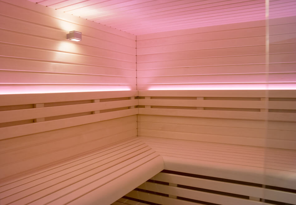 Sauna offre Aspen vente avec éclairage indirect et façade partiellement vitrée