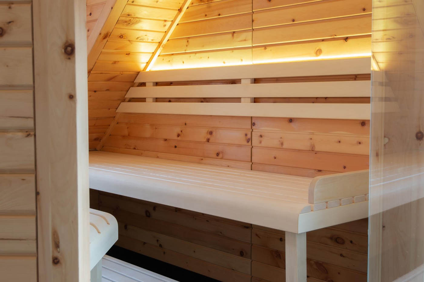 Aus home office wird Sauna 6 Zirbenholz Sauna Dachschraege corso sauna manufaktur 21 | corso saunamanufaktur