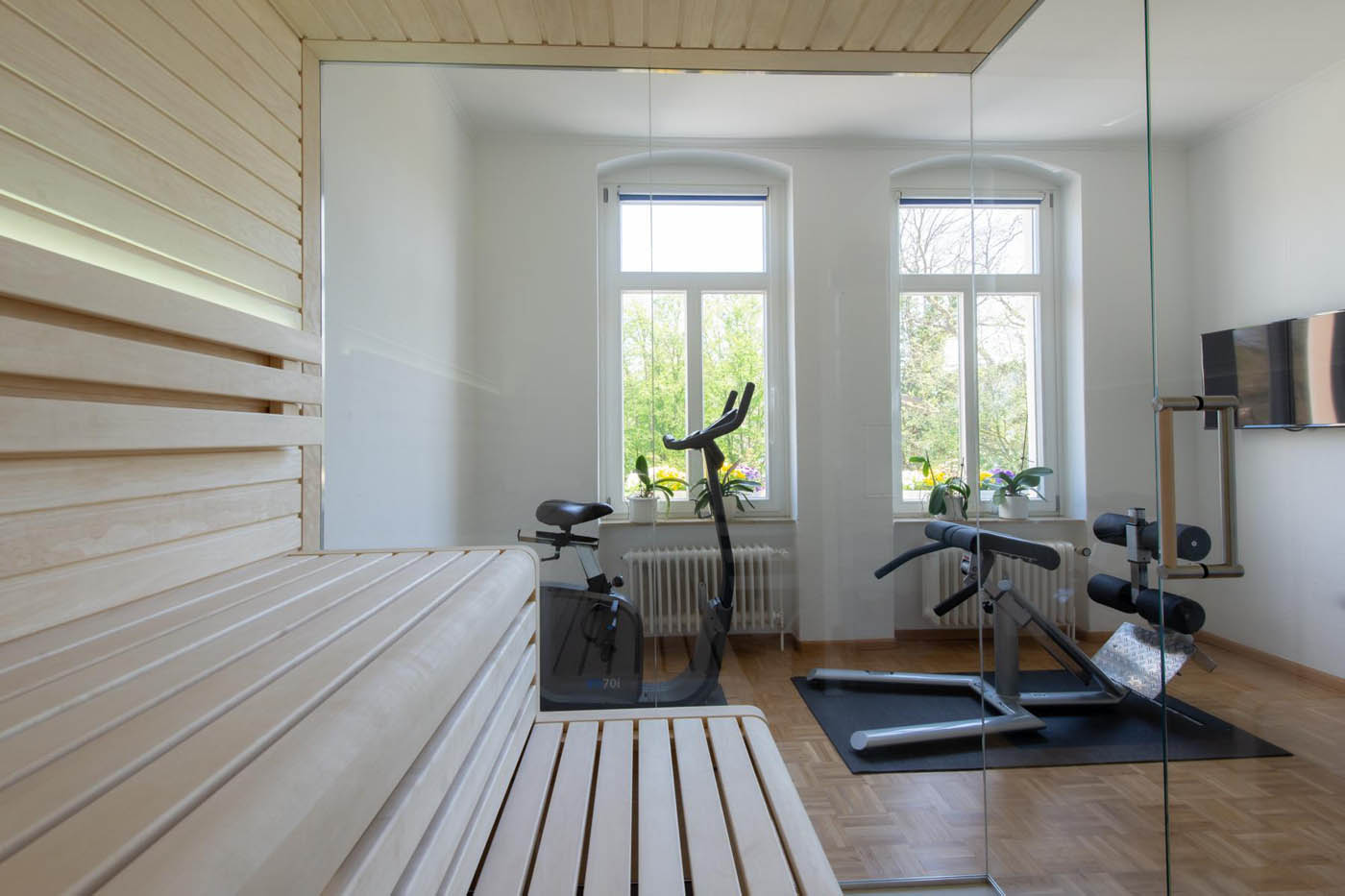 Helle Sauna mit Glasecke 4 corso helle Designsauna Glasecke 17 | corso saunamanufaktur