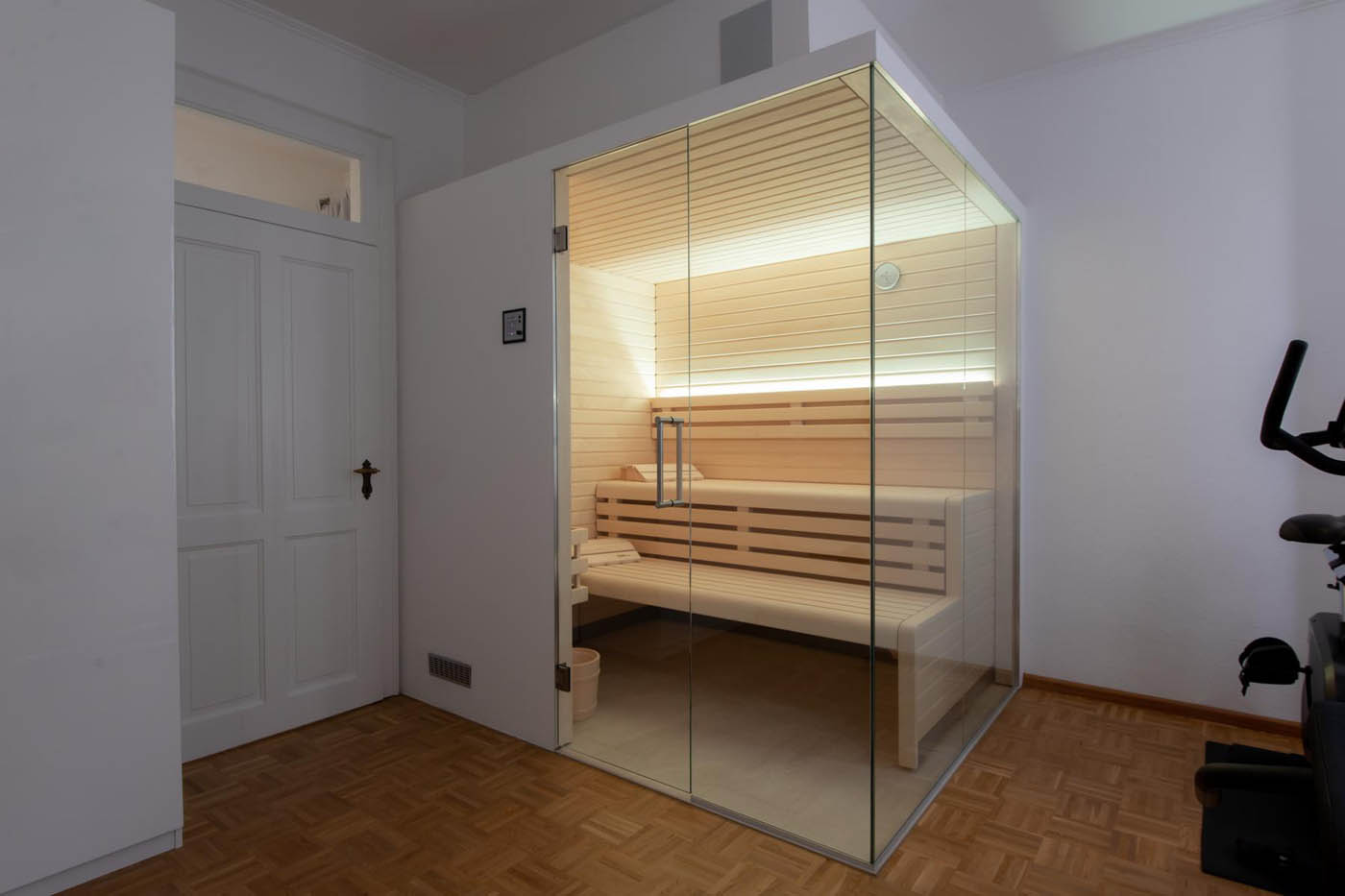 Helle Sauna mit Glasecke 6 corso helle Designsauna Glasecke 7 | corso saunamanufaktur