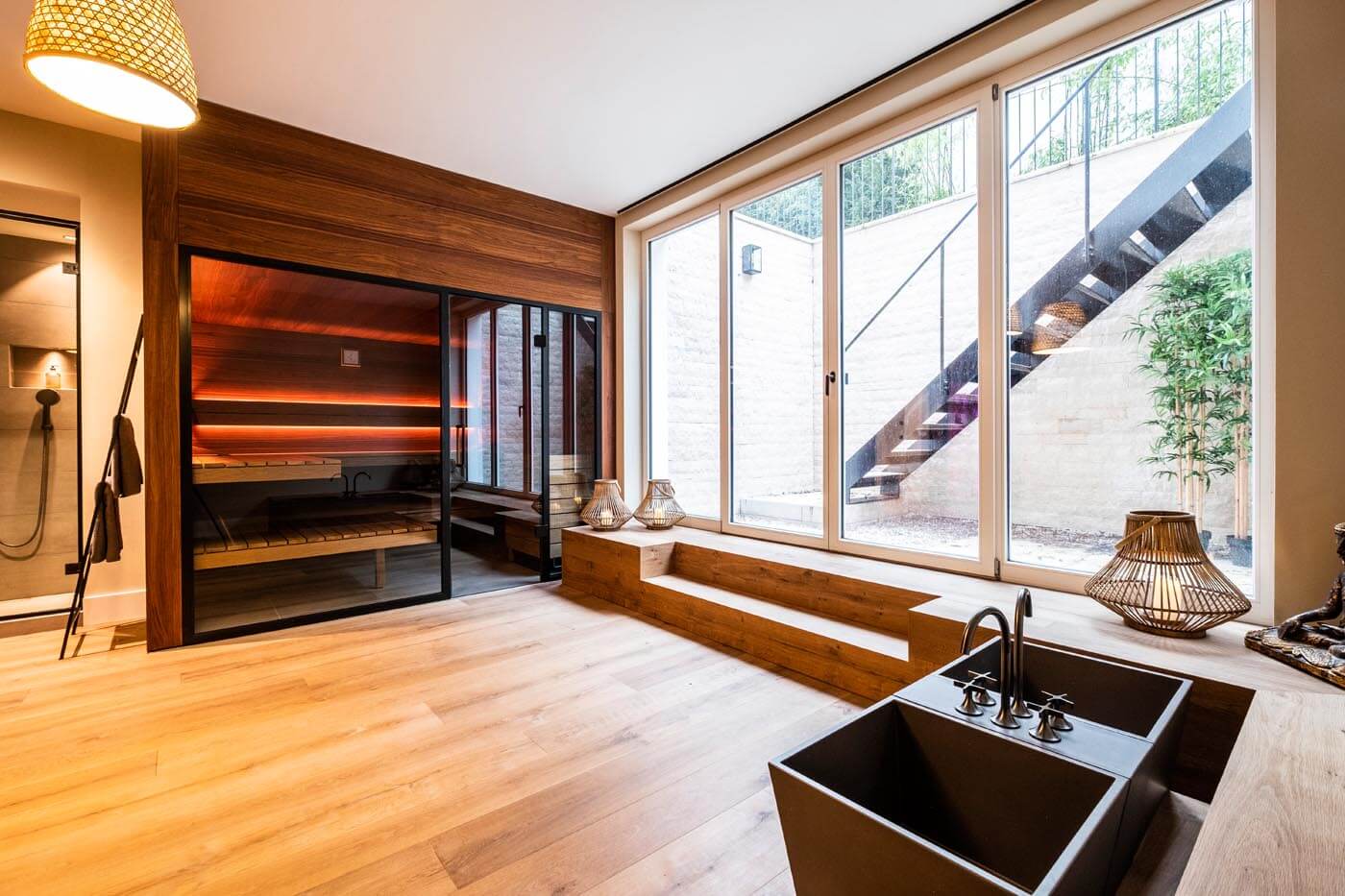 Salzgrotte und Nussbaumsauna 10 design sauna nussbaum privatSPA glasfront corso 49 | corso saunamanufaktur