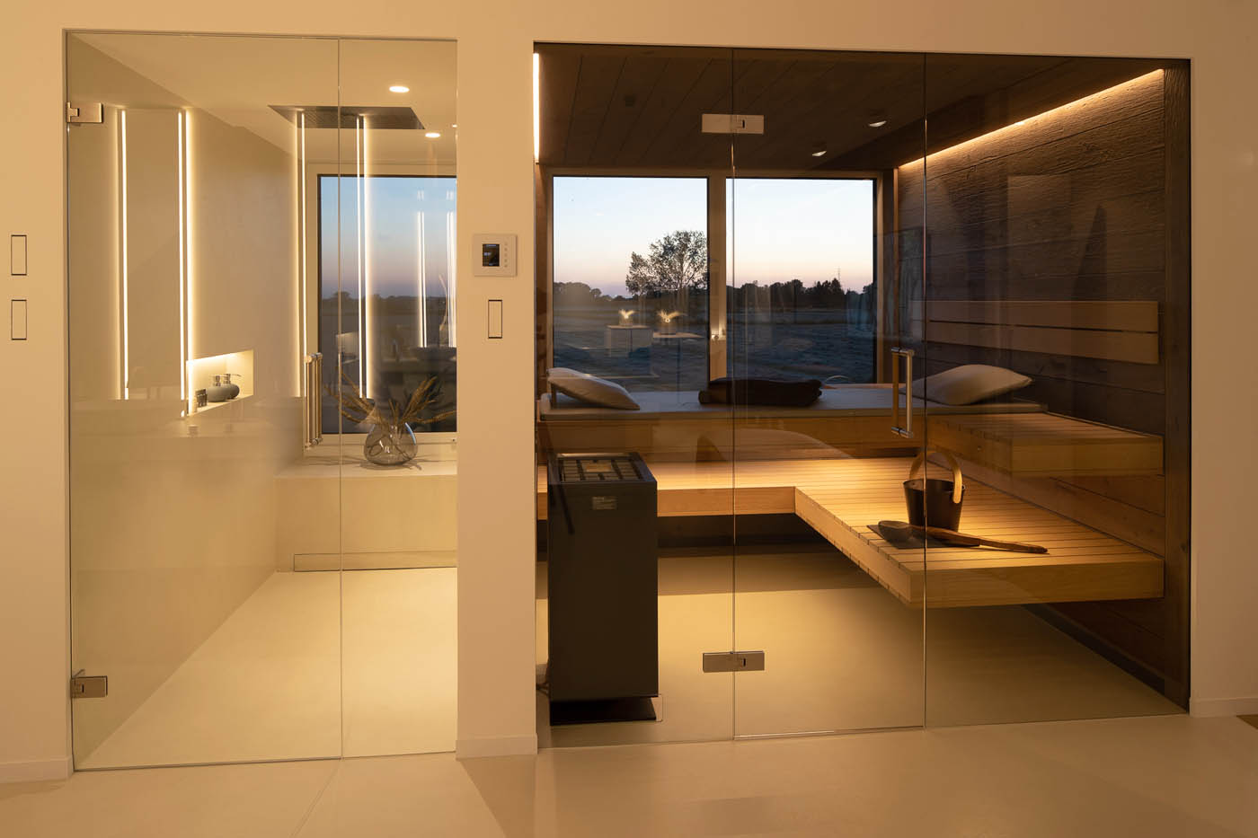 Innensauna mit Außenblick 6 designsauna glas mondsee corso 15 | corso saunamanufaktur