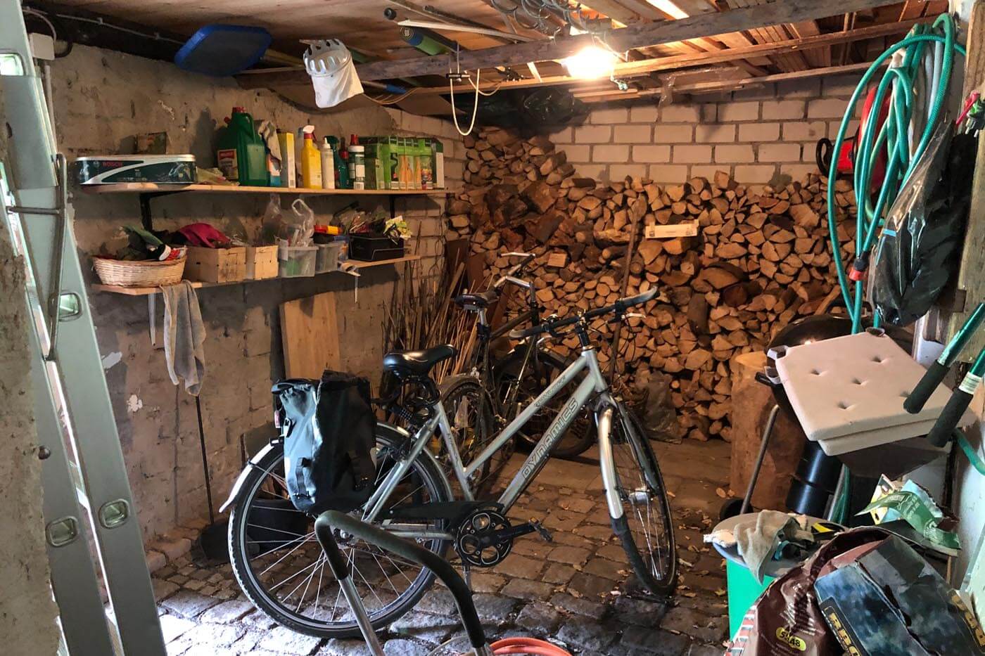 Aus Schuppen wird Gartensauna 21 Der Gartenschuppen vor dem Umbau zur Gartensauna