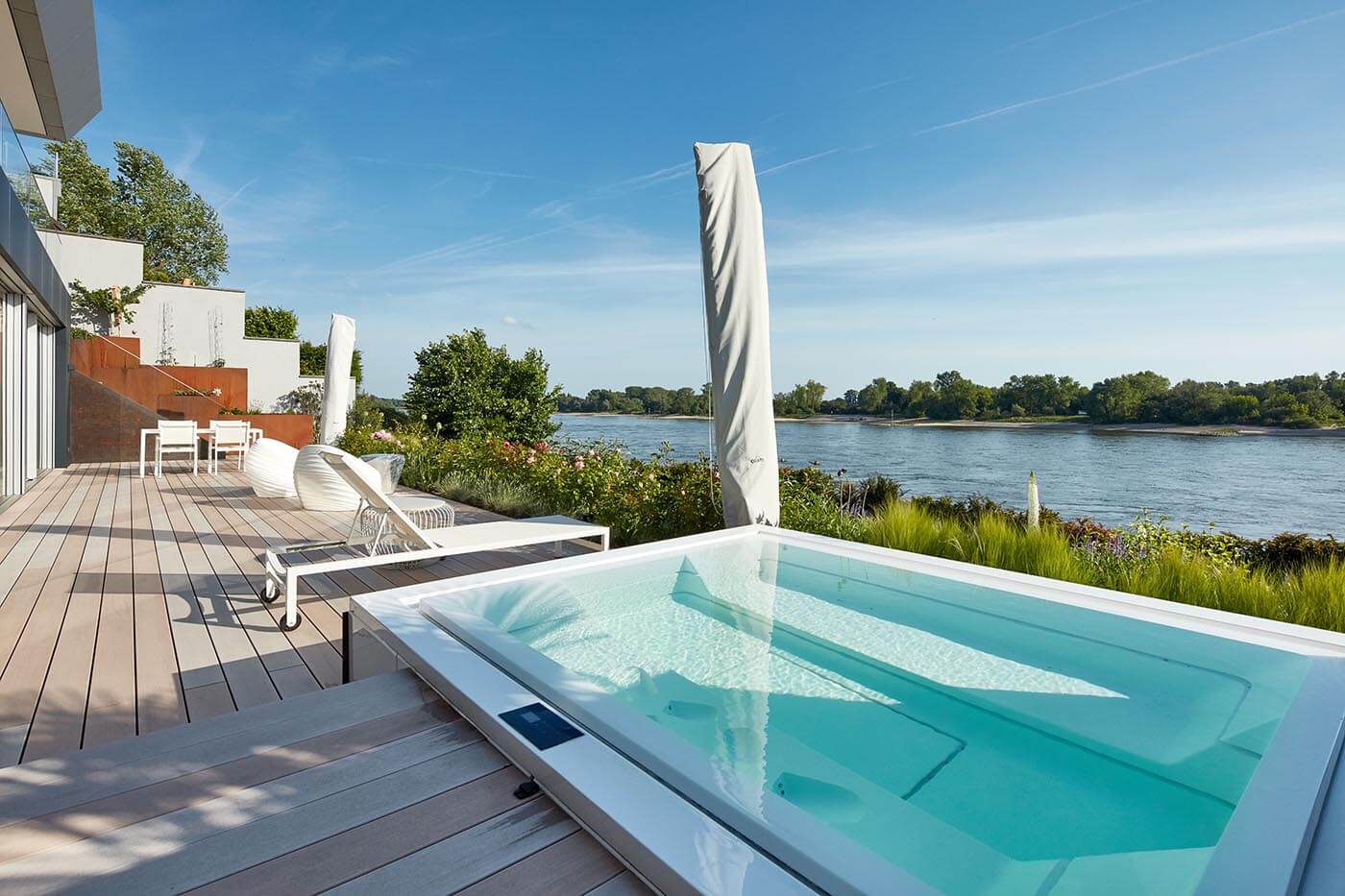 Reclaimed wood sauna with salt stone wall 19 altholzsauna hell salzsteinwand 3 | corso saunamanufaktur