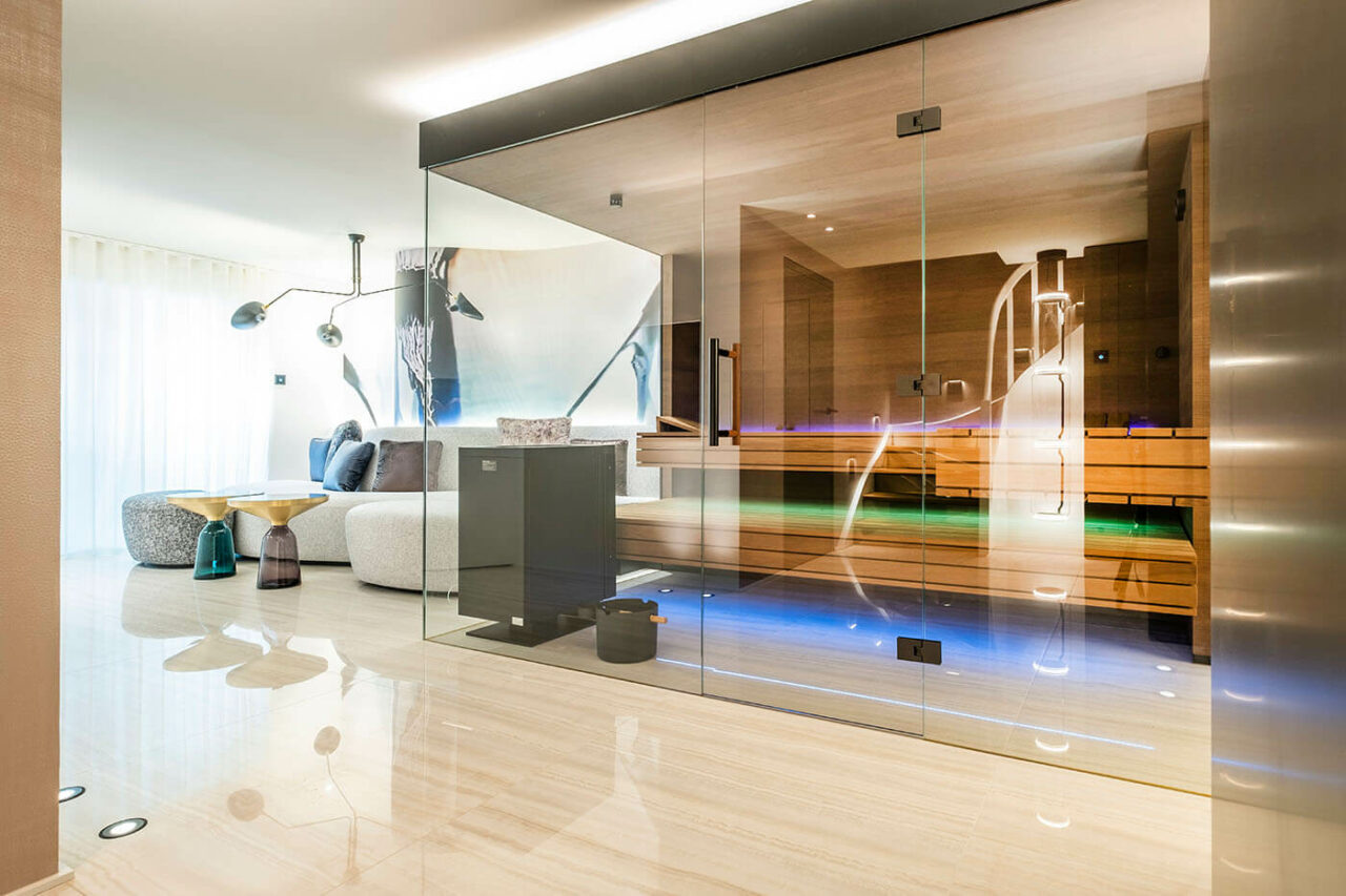 Verglaste Sauna in Eiche 152 Sauna Eiche mit Glasfront und Bänken in Thermo-Espe plus Infrarotstrahler