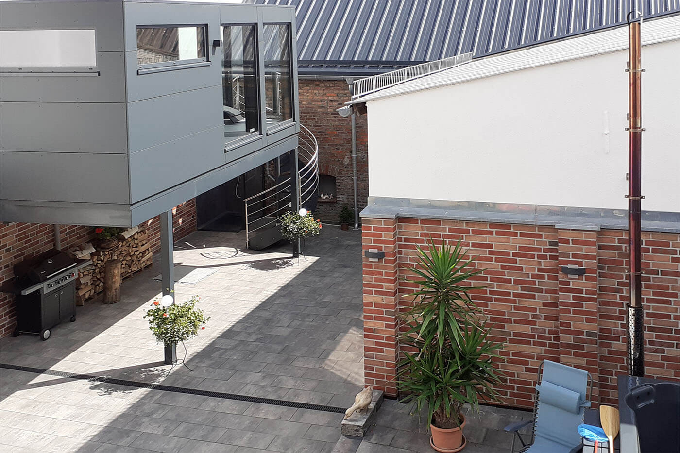 Außensauna auf Stahlkonstruktion 181 Außensauna mit Vorraum auf Stahlkonstruktion.