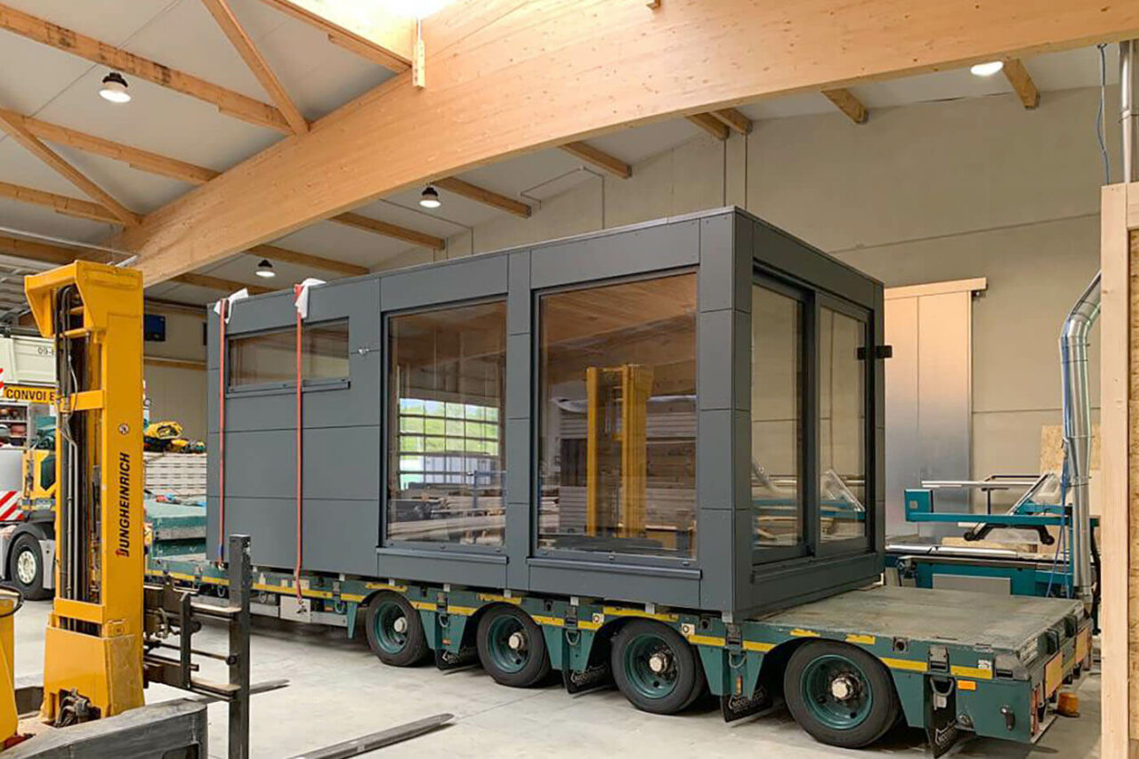 Außensauna auf Stahlkonstruktion 159 aussensauna innenhof 5 | corso saunamanufaktur