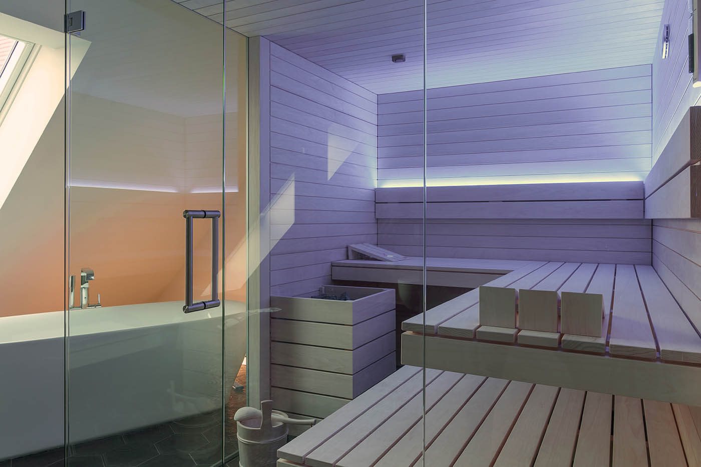 Klare Linien: Sauna mit Glasfront 14 v