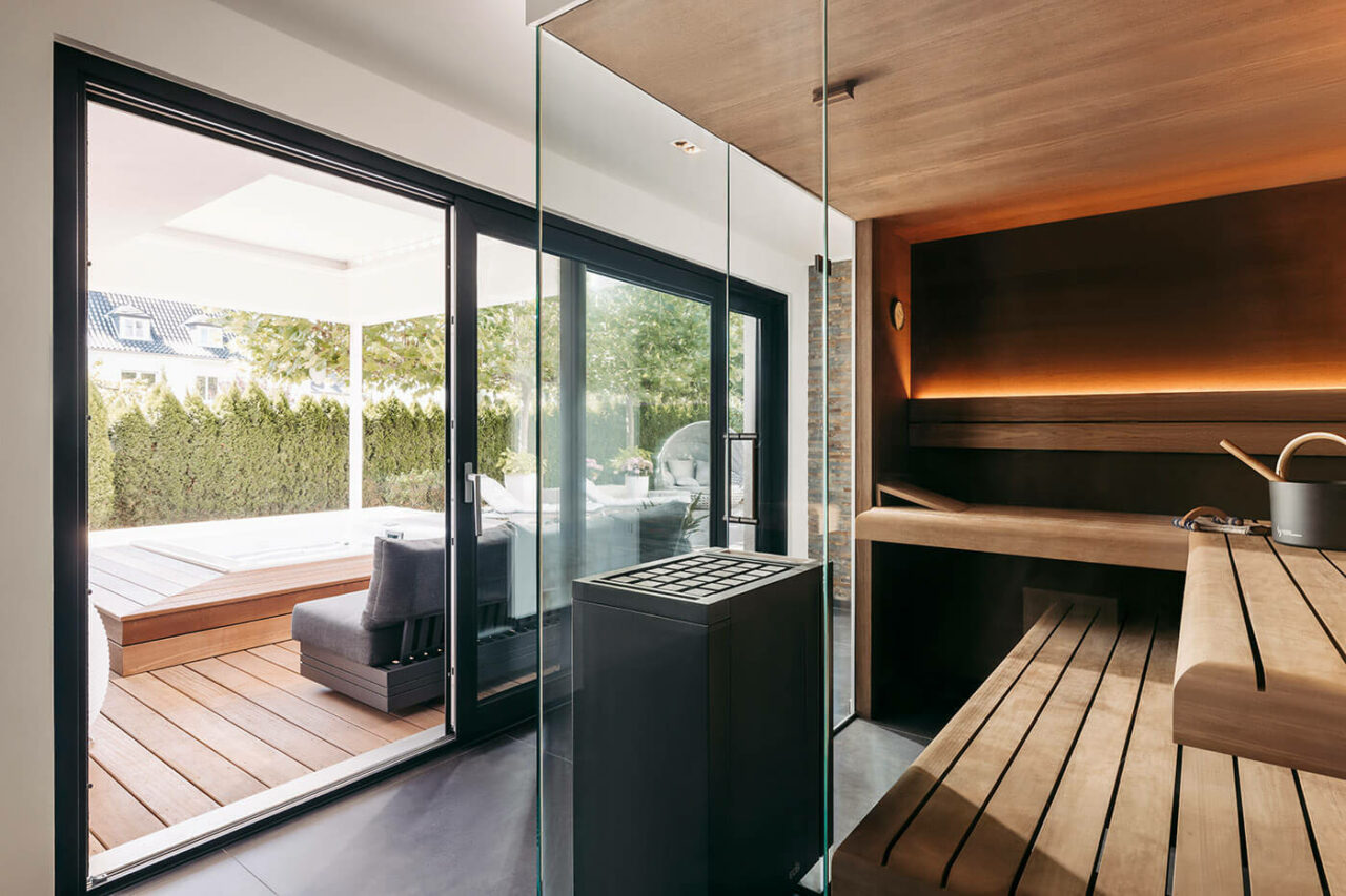 Design Sauna mit Ausblick 88 Sauna Massanfertigung Thermo Eiche 4 | corso saunamanufaktur