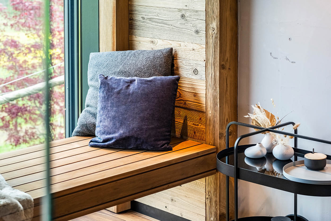 Design Sauna auf Garagendach 11 Sauna auf Garagendach: Altholzsauna in Maßanfertigung mit Glasfront und integriertem Außenfenster. Anbau bzw. Aubau auf dem Garagendach.