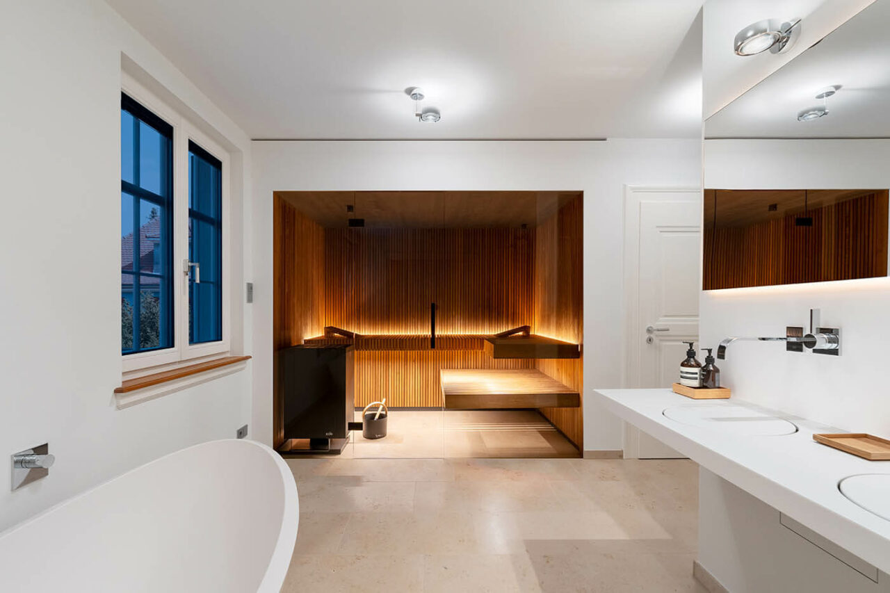 Saunabau Frankfurt | Mainz | Nr. 1 in Sauna nach Maß 7 Sauna Massanfertigung in Thermo Espe in Stäbchenoptik mit Glasfront. Saunabau Frankfurt und Umgebung.