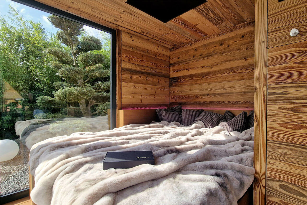 Gartensauna nach Maß mit Glasfront 157 Moderne Gartensauna nach Maß: Maßanfertigung mit Altholzsauna, Dusche und Ruheraum. Große Glasfront. Außenverkleidung in Rhombus Profilholz. Direkt vom Hersteller: corso sauna manufaktur