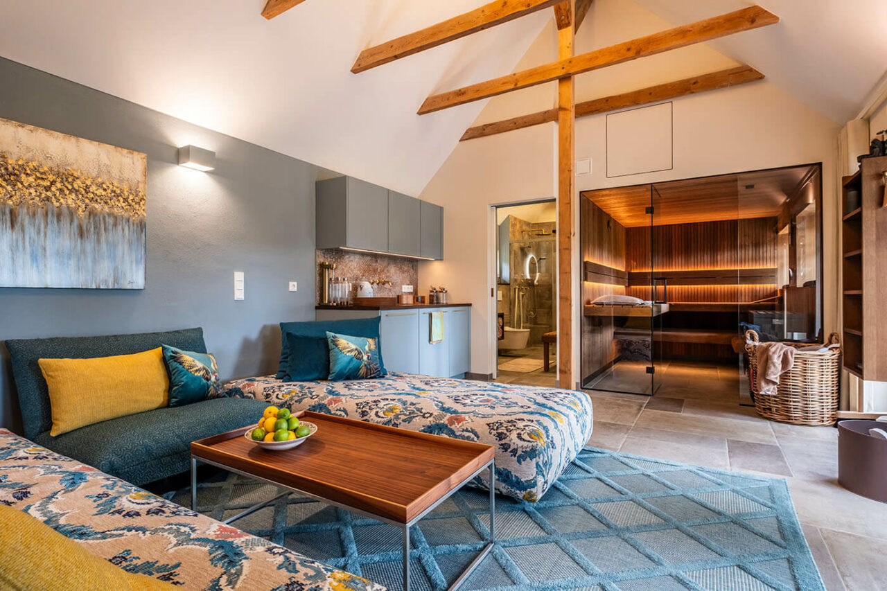 Sauna als Urlaubsinsel 118 Sauna als Urlaubsinsel: Sauna mit Glasfront in Stäbchendesign. Direkt vom Saunahersteller. Maßanfertigung in eigener Manufaktur.