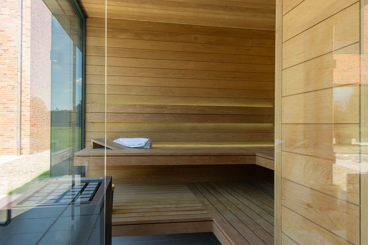 Außensauna XXL 83 Außensauna XXL: Wellness komplett unter einem Dach mit Sauna, Dusche/WC und Ruheraum. Maßanfertigung.