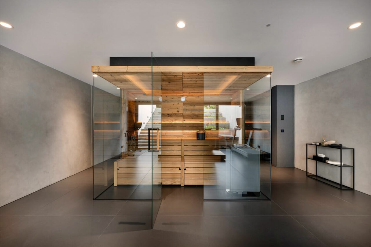 Altholzsauna mit viel Glas 18 Moderne Altholz Sauna. Design Sauna nach Maß, dreiseitig verglast.